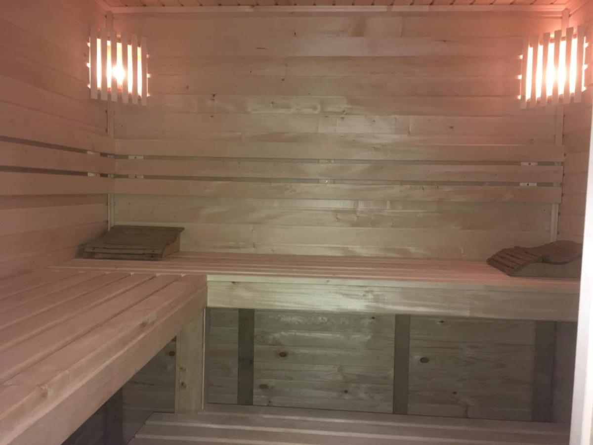 Mini-Hotel Neptun روفنو المظهر الخارجي الصورة