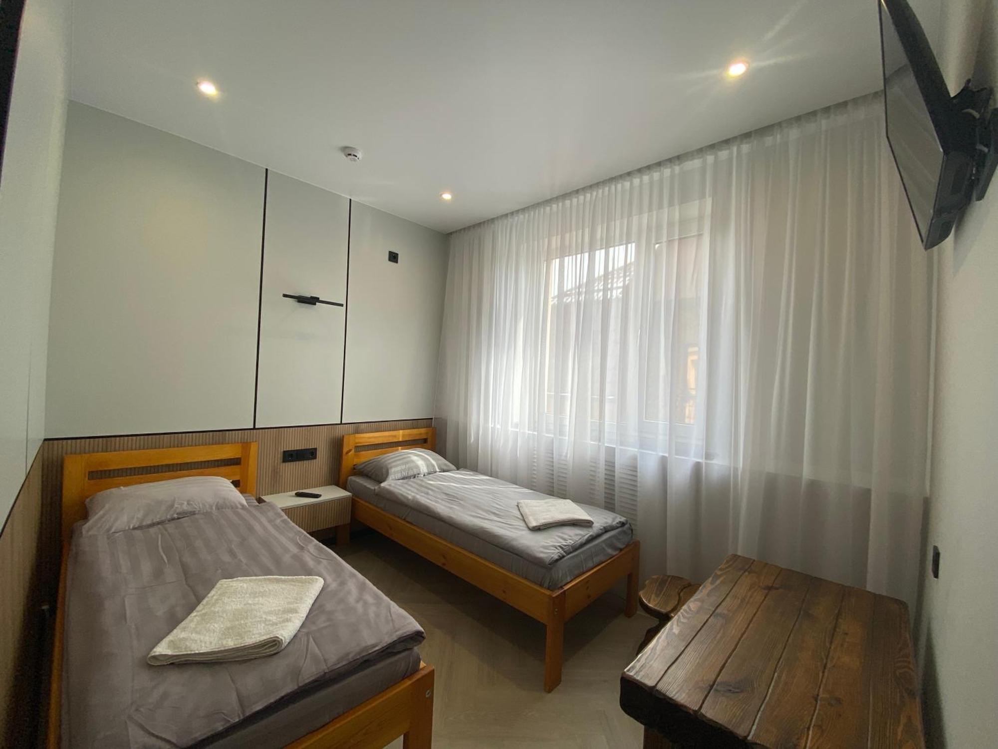Mini-Hotel Neptun روفنو المظهر الخارجي الصورة
